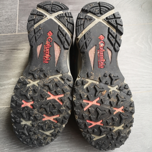 Columbia Techlite Hiking Shoes - Picture 8 of 8